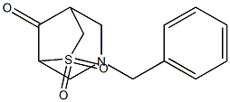 3-benzyl-6-thia-3-azabicyclo[3.2.1]octan-8-one 6,6-dioxide Struktur