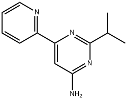 4-Amino-2-(iso-propyl)-6-(pyridin-2-yl)-pyrimidine 化学構造式