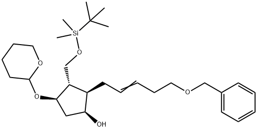 (1S,2R,3S,4R)-2-((E)-5-(Benzyloxy)pent-2-en-1-yl)-3-(((tert-butyldimethylsilyl)oxy)methyl)-4-((tetrahydro-2H-pyran-2-yl)oxy)cyclopentanol Struktur