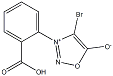 4-ブロモ-3-[2-カルボキシフェニル]-1,2,3-オキサジアゾール-3-イウム-5-オラート 化学構造式
