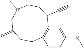 1-Cyano-4-methyl-11-methoxy-1,2,3,4,6,7,8,9-octahydro-5-benzoxacycloundecin-6-one Struktur