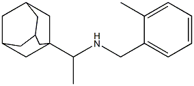 [1-(adamantan-1-yl)ethyl][(2-methylphenyl)methyl]amine 化学構造式