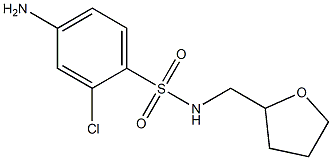4-amino-2-chloro-N-(oxolan-2-ylmethyl)benzene-1-sulfonamide Struktur