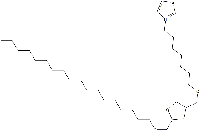 3-[7-[[テトラヒドロ-5-オクタデシルオキシメチルフラン]-3-イルメトキシ]ヘプチル]チアゾリウム 化学構造式