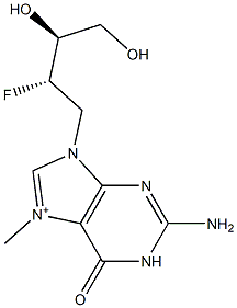 2-Amino-9-[(2S,3S)-3,4-dihydroxy-2-fluorobutyl]-7-methyl-1,9-dihydro-6-oxo-6H-purin-7-ium Struktur