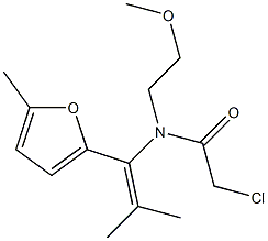 N-[1-(5-メチルフラン-2-イル)-2-メチル-1-プロペニル]-N-[2-メトキシエチル]-2-クロロアセトアミド 化学構造式