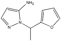 1-[1-(2-furyl)ethyl]-1H-pyrazol-5-amine 化学構造式