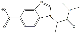 1-[1-(dimethylcarbamoyl)ethyl]-1H-1,3-benzodiazole-5-carboxylic acid 化学構造式