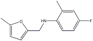 4-fluoro-2-methyl-N-[(5-methylfuran-2-yl)methyl]aniline Struktur