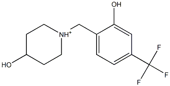 1-[2-ヒドロキシ-4-(トリフルオロメチル)ベンジル]-4-ヒドロキシピペリジン-1-カチオン 化学構造式