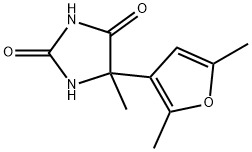 5-(2,5-dimethylfuran-3-yl)-5-methylimidazolidine-2,4-dione Struktur