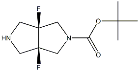 tert-butyl (3aR,6aS)-3a,6a-difluorohexahydropyrrolo[3,4-c]pyrrole-2(1H)-carboxylate Struktur