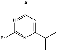 2,4-Dibromo-6-(iso-propyl)-1,3,5-triazine 化学構造式