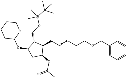 (1S,2R,3S,4R)-2-((E)-5-(苄氧基)戊基-2-烯-1-基)-3-(((叔丁基二甲基氯硅烷)氧代)甲基)-4-((四氢-2H-吡喃-2-基)氧代)环戊乙酸, 1574525-20-4, 结构式