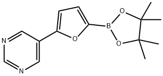 5-(5-(4,4,5,5-tetramethyl-1,3,2-dioxaborolan-2-yl)furan-2-yl)pyrimidine 化学構造式