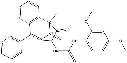 N-(2,5-diaza-2-methyl-3-oxo-6-phenylbicyclo[5.4.0]undeca-1(7),5,8,10-tetraen-4-yl)((2,4-dimethoxyphenyl)amino)formamide Struktur