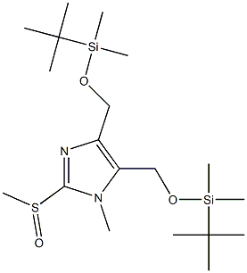 2-(メチルスルフィニル)-1-メチル-4,5-ビス[(tert-ブチルジメチルシリルオキシ)メチル]-1H-イミダゾール 化学構造式