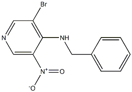 N-benzyl-3-bromo-5-nitropyridin-4-amine Struktur