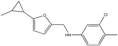 3-chloro-4-methyl-N-{[5-(2-methylcyclopropyl)furan-2-yl]methyl}aniline Struktur
