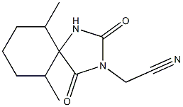 (6,10-dimethyl-2,4-dioxo-1,3-diazaspiro[4.5]dec-3-yl)acetonitrile 结构式