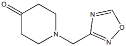 1-(1,2,4-oxadiazol-3-ylmethyl)piperidin-4-one Struktur