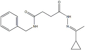 N-benzyl-4-{2-[(E)-1-cyclopropylethylidene]hydrazino}-4-oxobutanamide Struktur