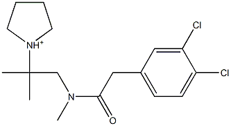 1-[2-[N-(3,4-ジクロロフェニルアセチル)-N-メチルアミノ]-1,1-ジメチルエチル]ピロリジニウム 化学構造式