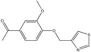 1-[3-methoxy-4-(1,3-thiazol-4-ylmethoxy)phenyl]ethan-1-one 化学構造式