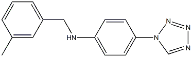 N-[(3-methylphenyl)methyl]-4-(1H-1,2,3,4-tetrazol-1-yl)aniline Struktur