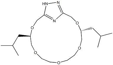 (4R,14R)-4,14-ビス(2-メチルプロピル)-3,6,9,12,15-ペンタオキサ-18,19,20-トリアザビシクロ[15.2.1]イコサ-1(20),17-ジエン 化学構造式