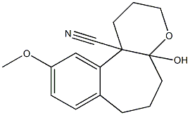 4a-ヒドロキシ-10-メトキシ-1,2,3,4a,5,6,7,11b-オクタヒドロベンゾ[3,4]シクロヘプタ[1,2-b]ピラン-11b-カルボニトリル 化学構造式