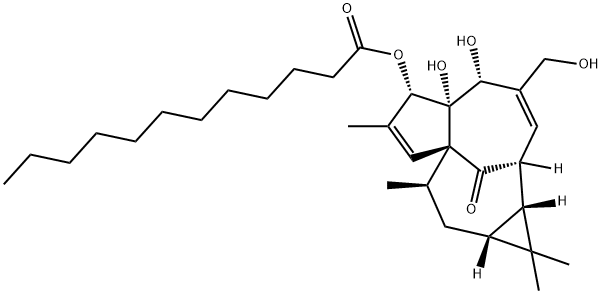 ラウリン酸(1aR)-1aα,2β,5,5a,6,9,10,10aα-オクタヒドロ-5β,5aβ-ジヒドロキシ-4-ヒドロキシメチル-1,1,7,9α-テトラメチル-11-オキソ-1H-2α,8aα-メタノシクロペンタ[a]シクロプロパ[e]シクロデセン-6β-イル 化学構造式