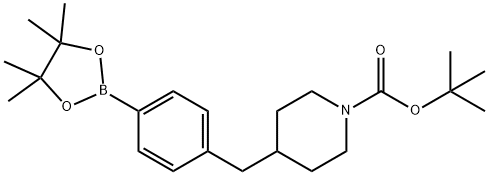 Tert-butyl 4-(4-(4,4,5,5-tetramethyl-1,3,2-dioxaborolan-2-yl)benzyl)piperidine-1-carboxylate 化学構造式