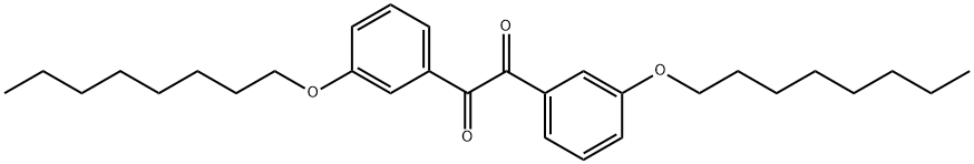 1,2-ビス(3-(オクチルオキシ)フェニル)エタン-1,2-ジオン 化学構造式