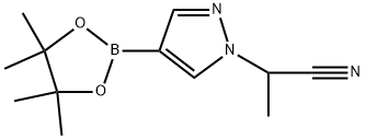 2-(4-(4,4,5,5-Tetramethyl-1,3,2-dioxaborolan-2-yl)-1H-pyrazol-1-yl)propanenitrile 化学構造式