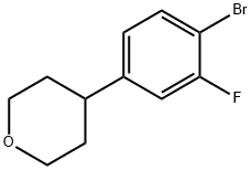 2-Fluoro-4-(4-tetrahydropyranyl)bromobenzene 化学構造式