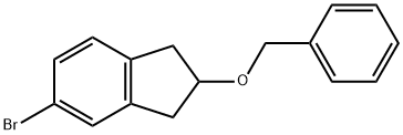 2-(Benzyloxy)-5-bromo-2,3-dihydro-1H-indene 化学構造式