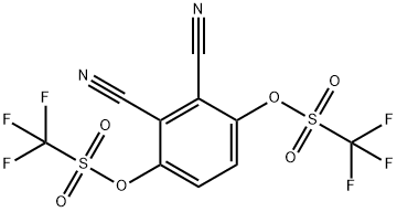 Methanesulfonic acid, 1,1,1-trifluoro-, 1,1'-(2,3-dicyano-1,4-phenylene) ester Struktur
