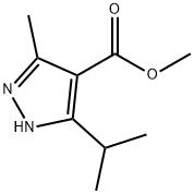 Methyl 5-isopropyl-3-methyl-1H-pyrazole-4-carboxylate 化学構造式
