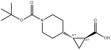 rac-(1R,2S)-2-(1-(tert-butoxycarbonyl)piperidin-4-yl)cyclopropanecarboxylic acid 化学構造式