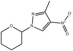 1H-Pyrazole, 3-methyl-4-nitro-1-(tetrahydro-2H-pyran-2-yl)- 化学構造式