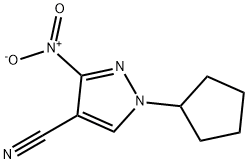 1H-?Pyrazole-?4-?carbonitrile, 1-?cyclopentyl-?3-?nitro- Struktur