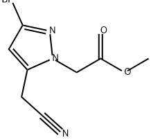 1H-Pyrazole-1-acetic acid, 3-bromo-5-(cyanomethyl)-, methyl ester 化学構造式