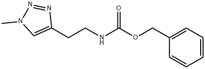 Carbamic acid, N-[2-(1-methyl-1H-1,2,3-triazol-4-yl)ethyl]-, phenylmethyl ester Struktur
