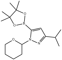 1H-Pyrazole, 3-(1-methylethyl)-1-(tetrahydro-2H-pyran-2-yl)-5-(4,4,5,5-tetramethyl-1,3,2-dioxaborolan-2-yl)- Struktur