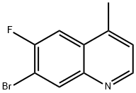 Quinoline, 7-bromo-6-fluoro-4-methyl- Struktur