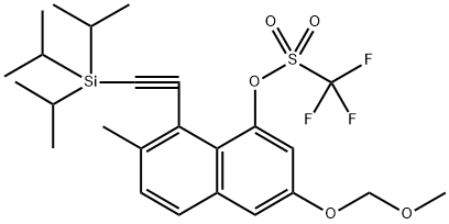 Methanesulfonic acid, 1,1,1-trifluoro-, 3-(methoxymethoxy)-7-methyl-8-[2-[tris(1-methylethyl)silyl]ethynyl]-1-naphthalenyl ester Struktur