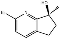 5H-Cyclopenta[b]pyridin-7-ol, 2-bromo-6,7-dihydro-7-methyl-, (7S)- 化学構造式