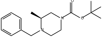 1-Piperazinecarboxylic acid, 3-methyl-4-(phenylmethyl)-, 1,1-dimethylethyl ester, (3S)- 化学構造式