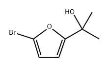 2-Bromo-5-(1-hydroxy-1-methylethyl)furan 化学構造式